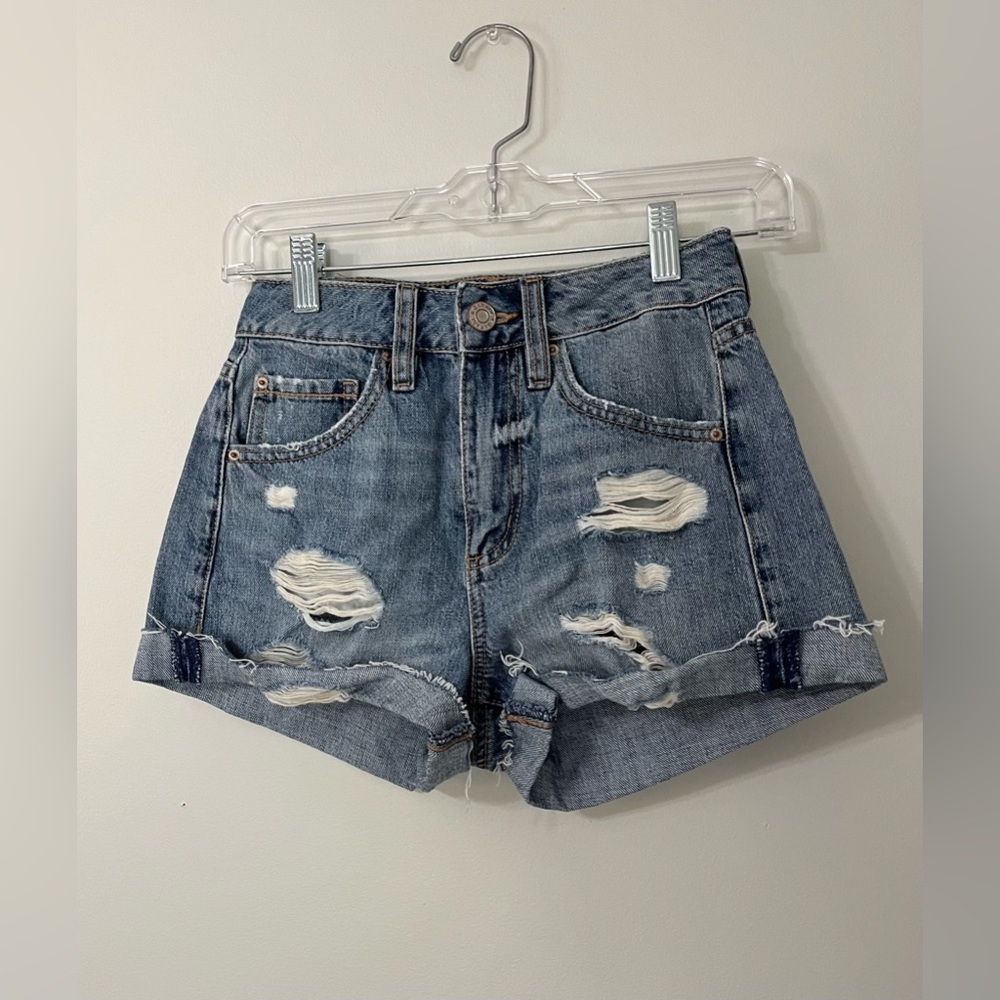 Women's Garage Light-Wash Mom Shorts (00)